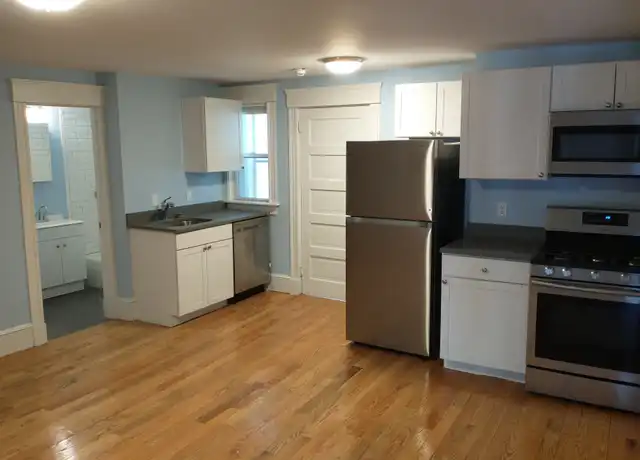 Property at 66 Beacon St Unit 4, Somerville, MA, 02143, 3 beds, 1 bath, [object Object]