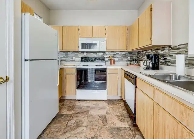 Property at Highlands of Montour Run Apartment Homes - 100 Lincoln Highlands Dr, Coraopolis, PA, 15108, 2 beds, 1.5-2 baths, [object Object]