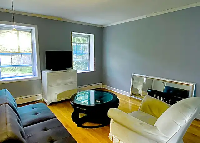 Property at 730 Wesley Ave Unit 2, Evanston, IL, 60202, 2 beds, 1 bath, [object Object]