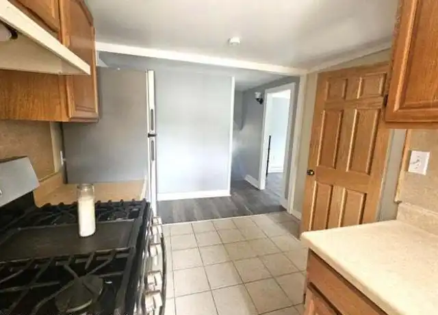 Property at 30 Elizabeth St, Wilkes Barre, PA, 18702, 1 bed, 1 bath, [object Object]
