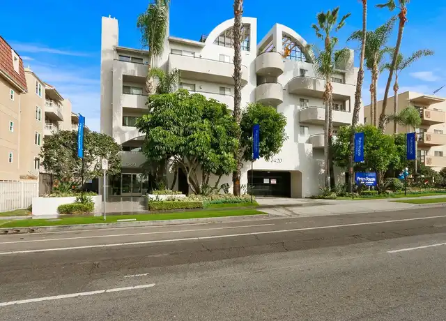 Property at Palm Royale Apartments - 3420 S Sepulveda Blvd, Los Angeles, CA, 90034, 0-2 beds, 1-2 bath, [object Object]