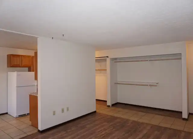 Property at 629 E 15th St Unit 201, Minneapolis, MN, 55404, 1 bed, 1 bath, [object Object]