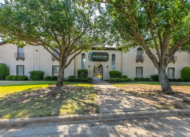 Property at 400 Johnson Dr Unit 105, McGregor, TX, 76657, 2 beds, 1 bath, [object Object]