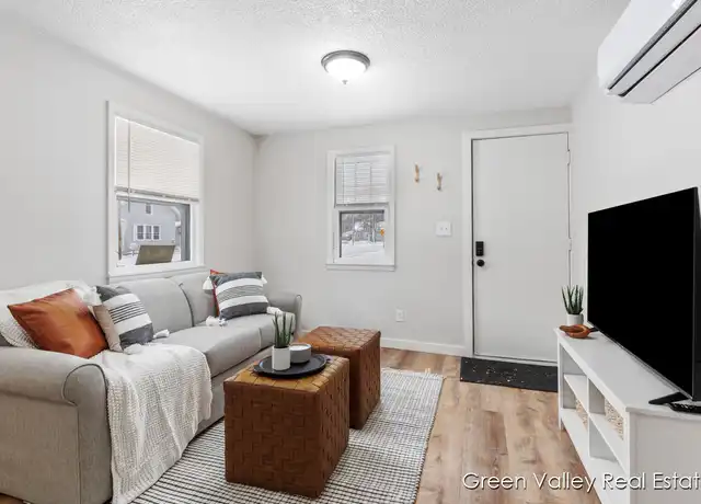 Property at 1543 Beidler St Unit 2, Muskegon, MI, 49441, 1 bed, 1 bath, [object Object]