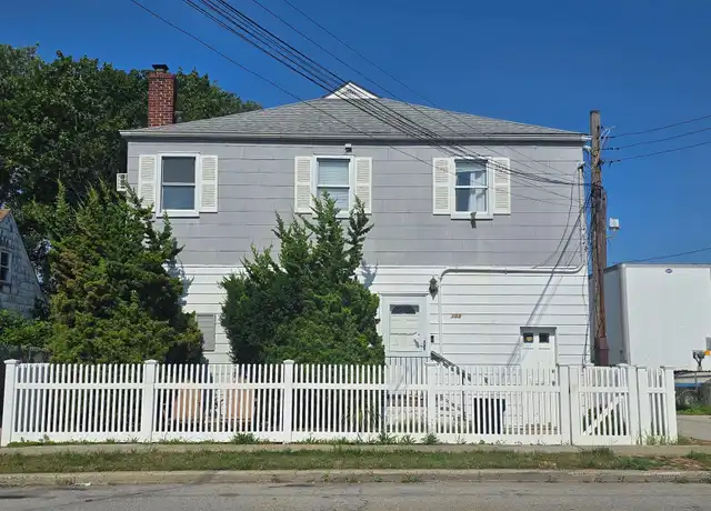 Property at 105 Eastern Blvd, Baldwin, NY, 11510, 1 bed, 1 bath, [object Object]