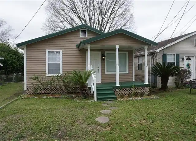 Property at 10521 Phelps St, New Orleans, LA, 70123, 3 beds, 2 baths, [object Object]
