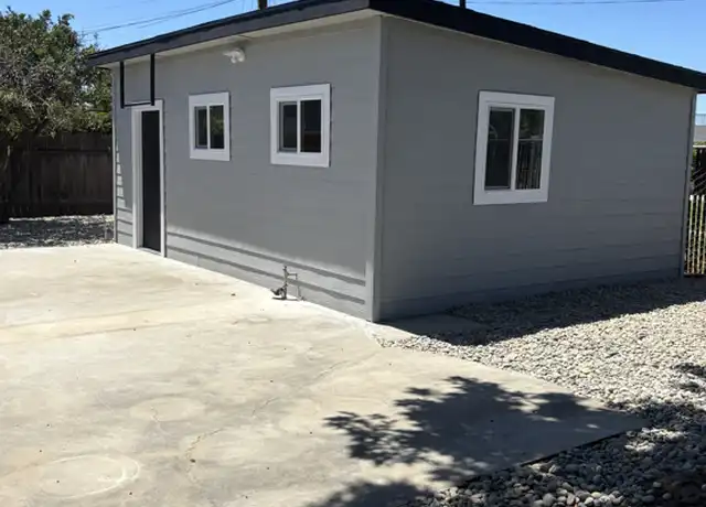 Property at 841 N Fine Ave Unit B, Fresno, CA, 93727, 1 bed, 1 bath, [object Object]