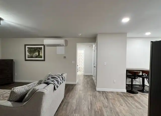 Property at 950 S Hebron Ave Apt 214, Evansville, IN, 47714, 2 beds, 1 bath, [object Object]