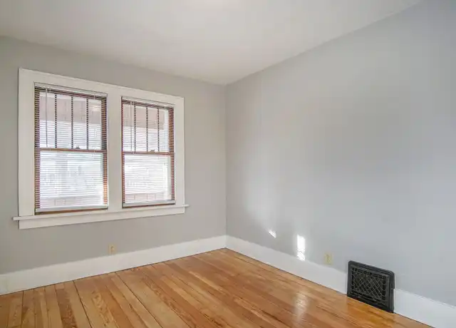 Property at 1335 E Fox St Unit C-1, South Bend, IN, 46613, 2 beds, 1 bath, [object Object]