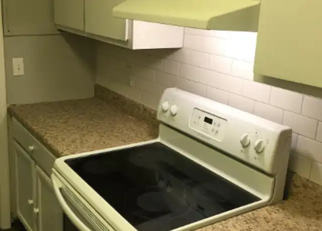 Property at 914 W Pine St Unit A-D, Hinesville, GA, 31313, 2 beds, 1 bath, [object Object]