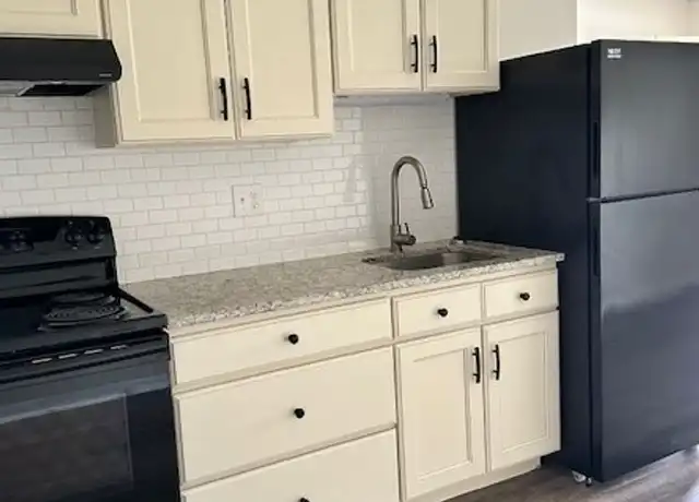 Property at 218 Colonial Heights Rd Unit 16, Kingsport, TN, 37663, 1 bed, 1 bath, [object Object]