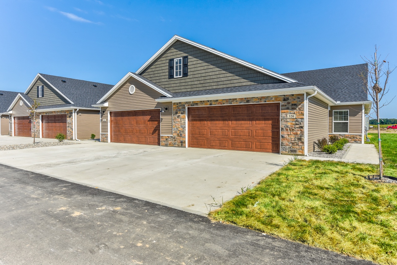 1001 Claudia Ln, Findlay, OH 45840