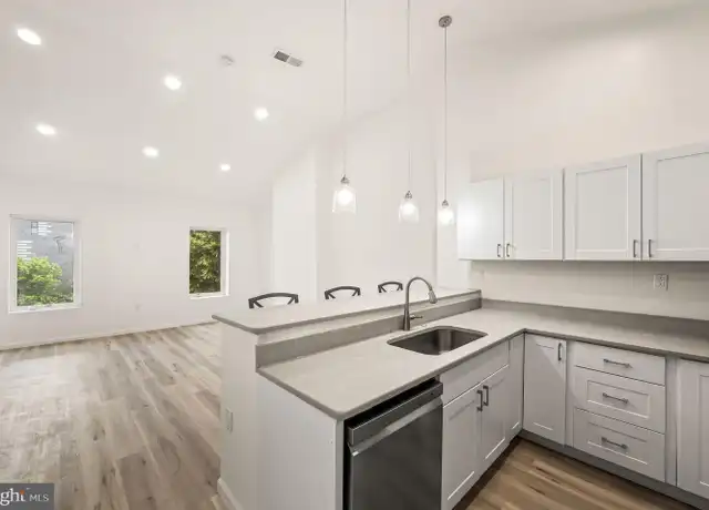 Property at 1633 Germantown Ave Unit 3, Philadelphia, PA, 19122, 2 beds, 1 bath, [object Object]