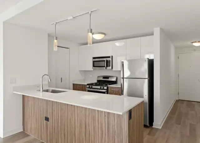 Property at 313 W Kinzie St, Chicago, IL, 60654, 1 bed, 1 bath, [object Object]