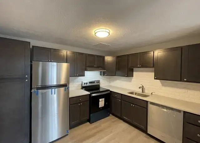 Property at 24 Patten St Unit 2-2, Watertown, MA, 02472, 2 beds, 1 bath, [object Object]