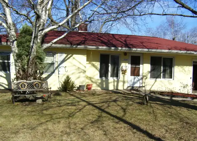 Property at 1204 W Springfield Ave, Champaign, IL, 61821, 3 beds, 1 bath, [object Object]