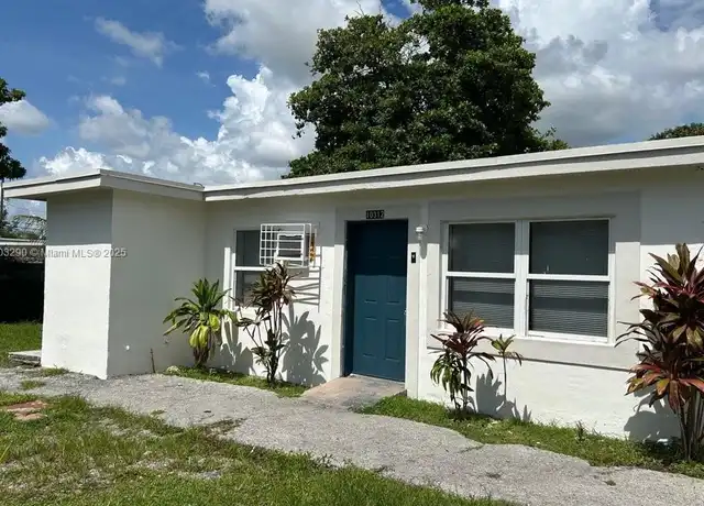 Property at 10312 SW 175th St, Miami, FL, 33157, 2 beds, 1 bath, [object Object]