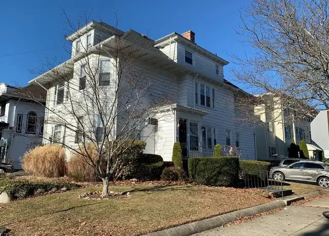 Property at 130 Elmgrove Ave Unit 3, Providence, RI, 02906, 2 beds, 1 bath, [object Object]