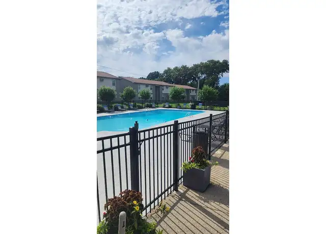 Photo of 171 Wallace Blvd, Clarksville, TN 37042