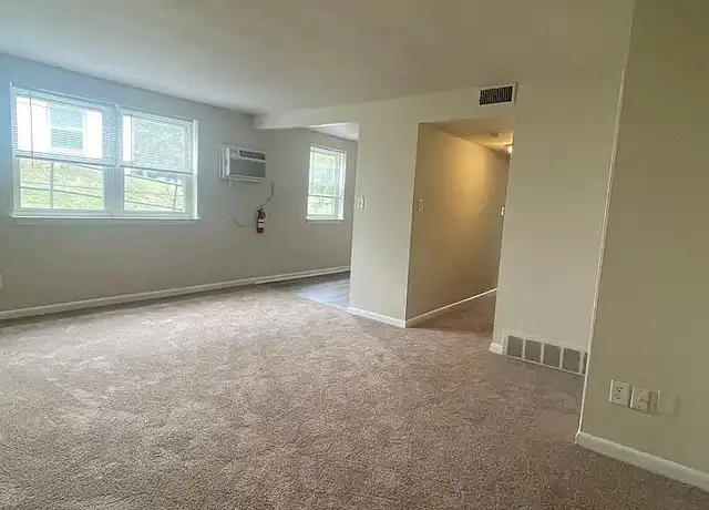 Property at Lincoln Crossing Apartments - 701 Lincoln Ave, Prospect Park, PA, 19076, 1 bed, 1 bath, [object Object]