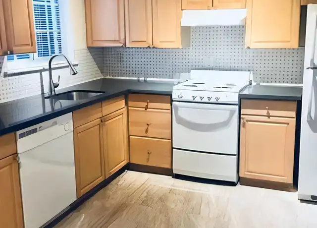 Property at 493 N Highland Ave NE Unit 25, Atlanta, GA, 30307, 2 beds, 1.5 baths, [object Object]