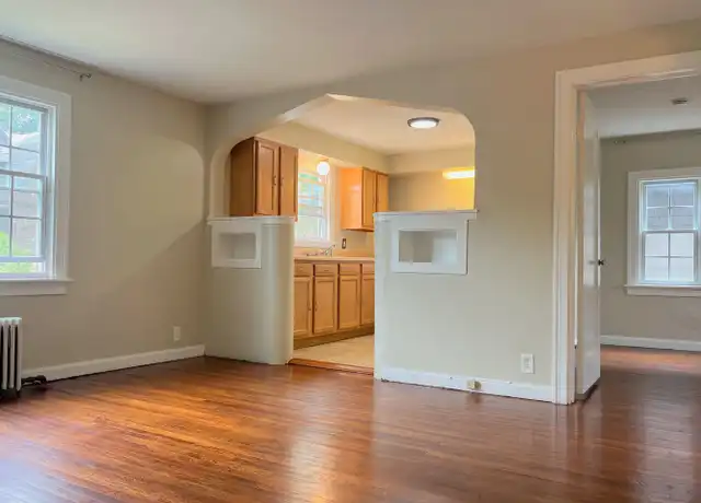 Property at 398 Linwood Ave Unit Rear Upper, Buffalo, NY, 14209, 2 beds, 1 bath, [object Object]