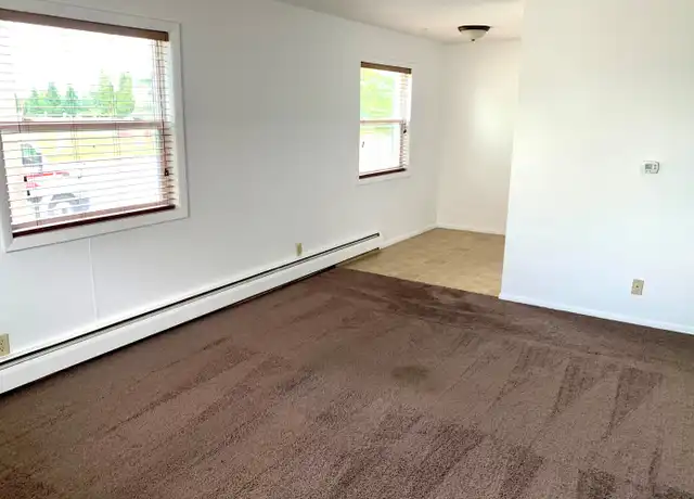 Property at 2055 Blairs Ferry Rd NE Unit E5, Cedar Rapids, IA, 52402, 1 bed, 1 bath, [object Object]