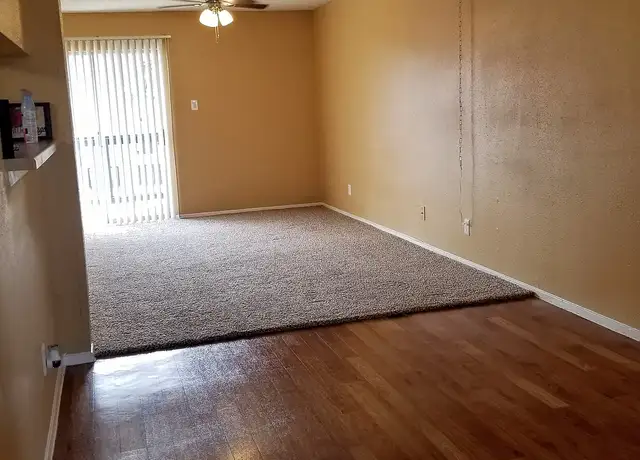 Photo of 7019 Lasker Dr, Galveston, TX 77551