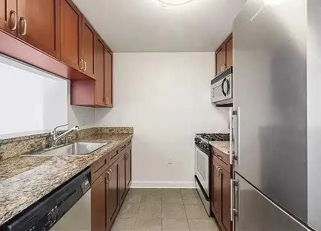 Property at 211 N End Ave Unit 7D, New York, NY, 10282, 3 beds, 2 baths, [object Object]