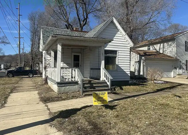 Property at 301 N Charlton St, Peoria, IL, 61605, 2 beds, 1 bath, [object Object]