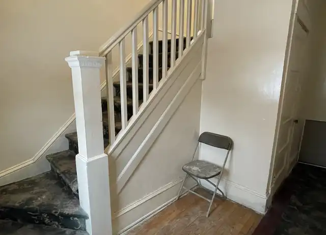Property at 119 Winnipeg Ave W Unit 1, St Paul, MN, 55117, 3 beds, 1 bath, [object Object]