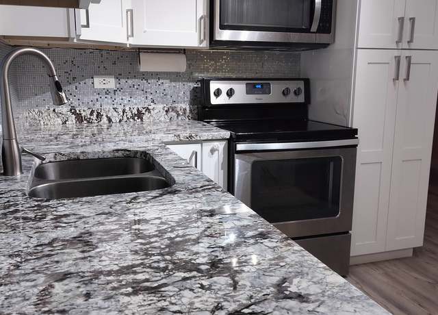 Photo of 484 Western Ave Unit 2, Glen Ellyn, IL 60137