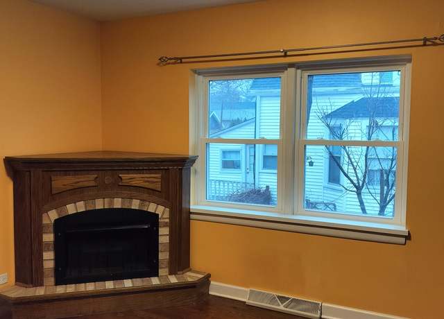Photo of 484 Western Ave Unit 2, Glen Ellyn, IL 60137