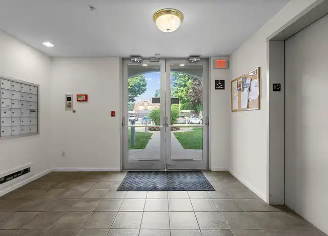Property at Bay Point Apartments - 468 Main St, Niantic, CT, 06357, 1 bed, 1 bath, [object Object]