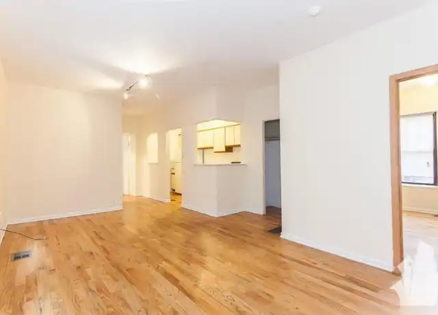 Property at 654 W Cornelia Ave, Chicago, IL, 60657, 2 beds, 1 bath, [object Object]