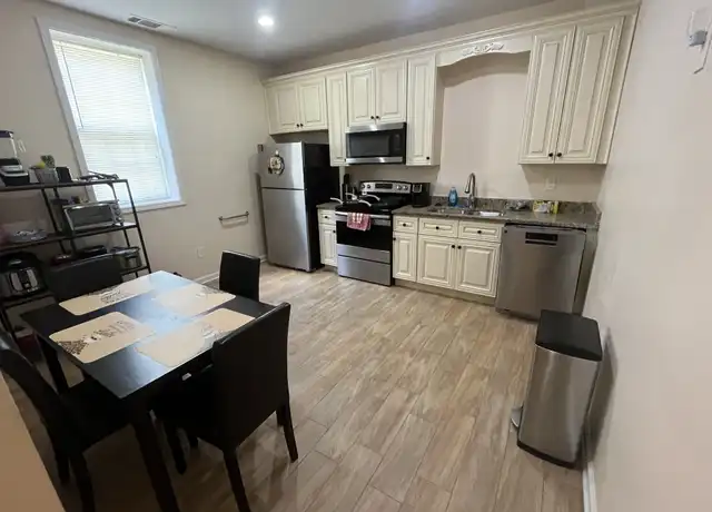 Property at 5732 Vinings Place Dr SE Unit B, Mableton, GA, 30126, 1 bed, 1 bath, [object Object]