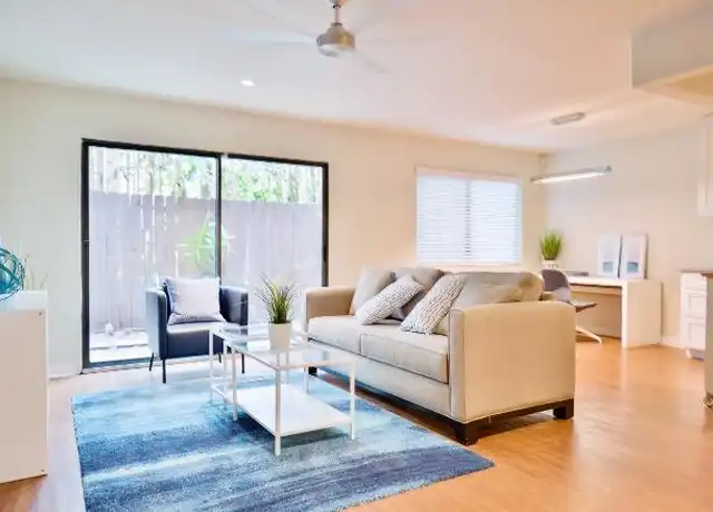 Property at 2043 Sul Ross St, Houston, TX, 77098, 2 beds, 1 bath, [object Object]