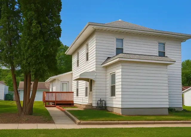 Property at 111 7th St NE, Independence, IA, 50644, 5 beds, 1.5 baths, [object Object]
