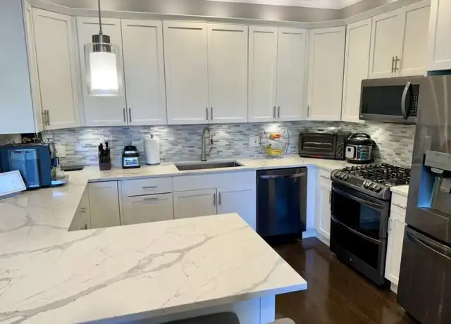 Property at 4736 N Lincoln Ave, Chicago, IL, 60625, 3 beds, 2 baths, [object Object]