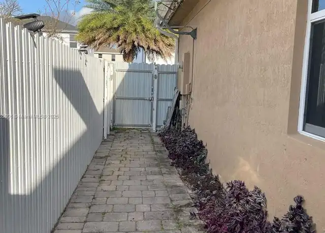 Property at 27902 SW 134th Ct Unit 1, Homestead, FL, 33032, 1 bed, 1 bath, [object Object]