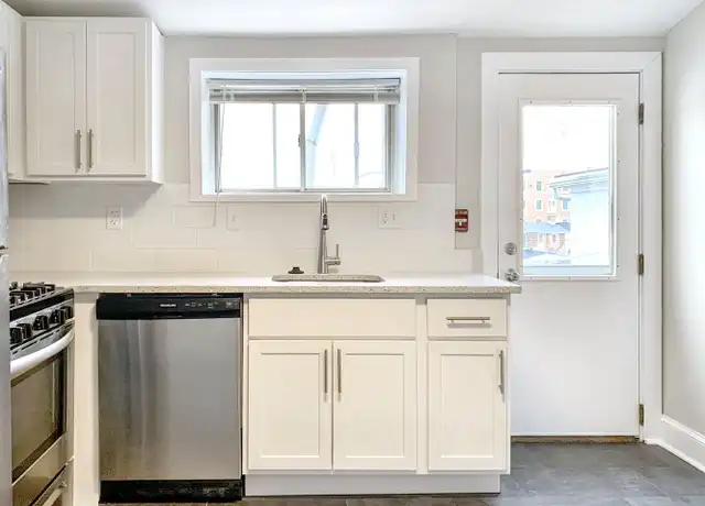 Property at 142 E Gay St Unit 4, West Chester, PA, 19380, 1 bed, 1 bath, [object Object]