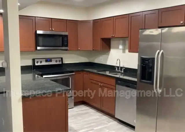 Property at 9955 S Cicero Ave Unit 304, Oak Lawn, IL, 60453, 2 beds, 1 bath, [object Object]