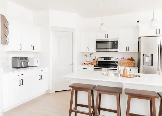 Property at 1533 W Piston Ln, Bluffdale, UT, 84065, 3 beds, 2.5 baths, [object Object]