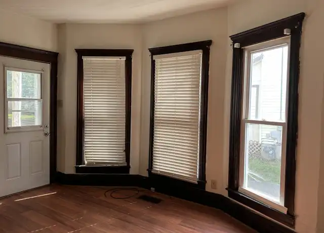 Property at 229 W Broadway St Unit 1, Freeport, IL, 61032, 1 bed, 1 bath, [object Object]