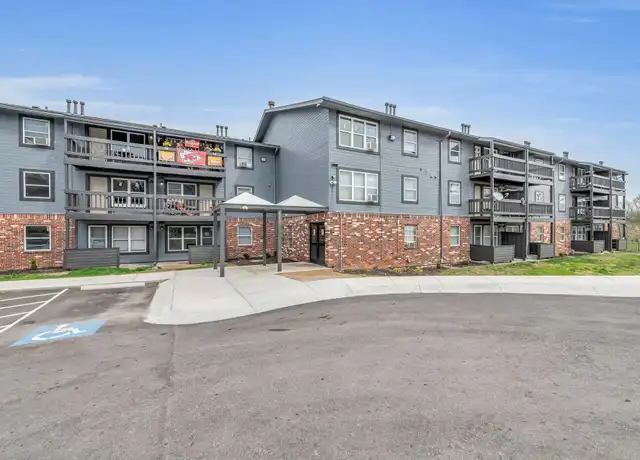 Property at Lakeview II Apartments - 1500 E 29th St, Kansas City, MO, 64109, 1 bed, 1 bath, [object Object]