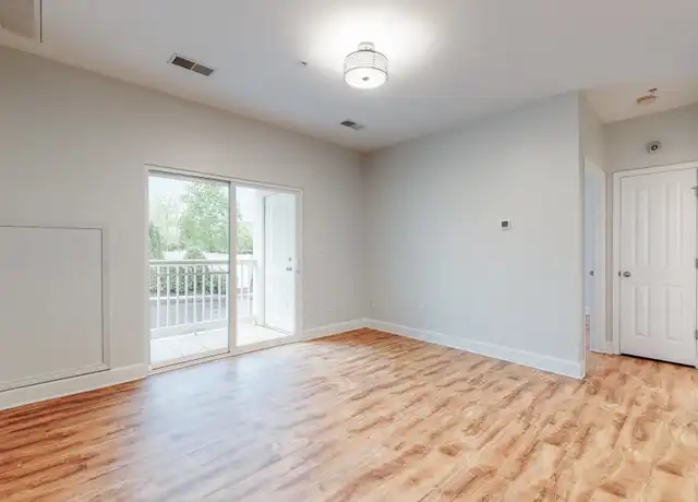 Property at 7009 Lenox Village Dr Unit E-204, Nashville, TN, 37211, 1 bed, 1 bath, [object Object]