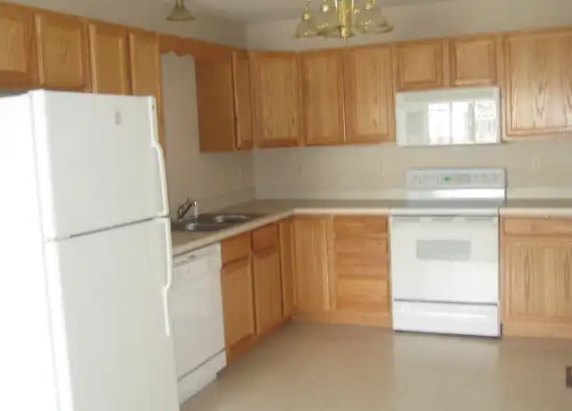 Property at 1613 County Road D E Unit C, Saint Paul, MN, 55109, 2 beds, 2 baths, [object Object]