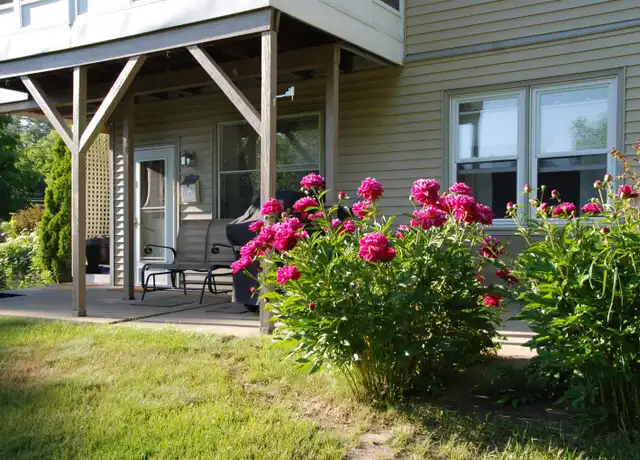 Property at 285 E Side Dr, Concord, NH, 03301, 1 bed, 1 bath, [object Object]