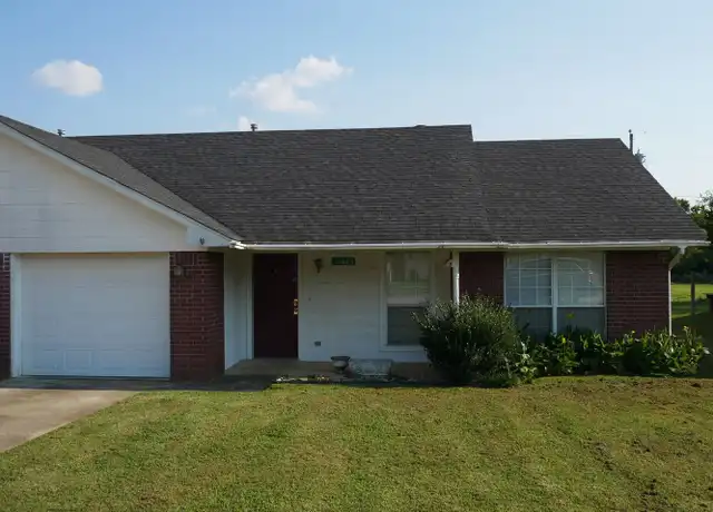 Property at 1305 Allynne Ct Unit B, Greenwood, AR, 72936, 2 beds, 1 bath, [object Object]