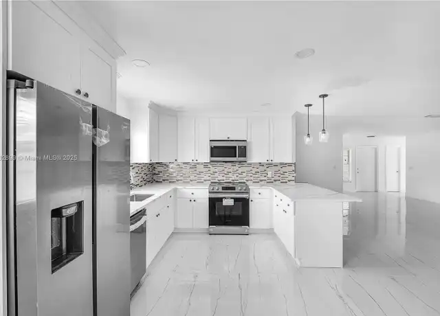 Property at 9242 SW 18th Rd, Boca Raton, FL, 33428, 3 beds, 2 baths, [object Object]